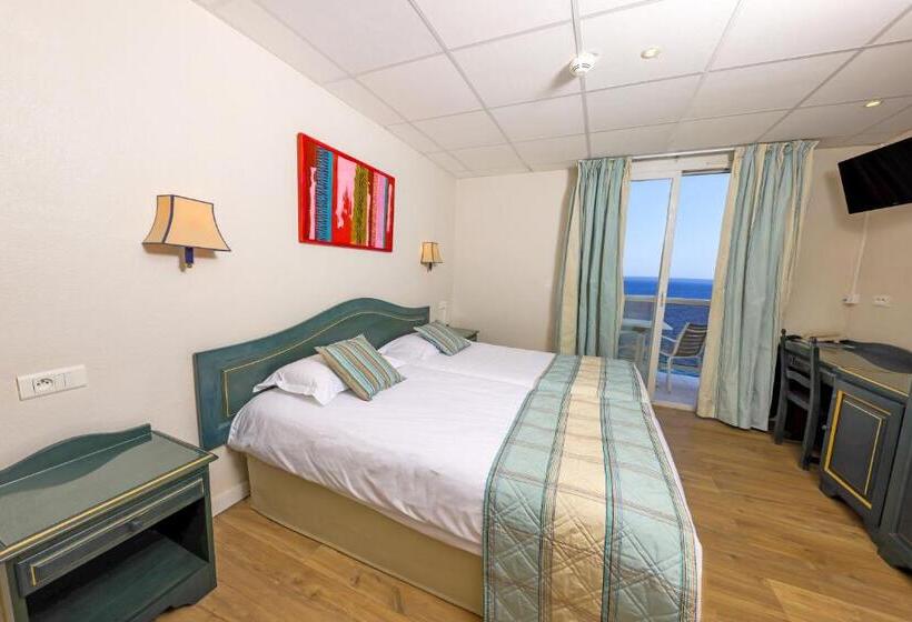 اتاق اساندارد با چشمانداز جانبی به دریا, Saint Christophe