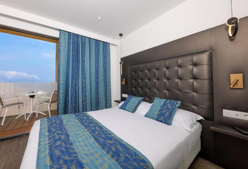 اتاق سوپریور با چشمانداز جانبی دریا, Saint Christophe