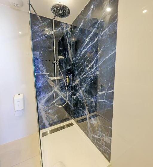 اتاق سوپریور با چشمانداز جانبی دریا, Saint Christophe