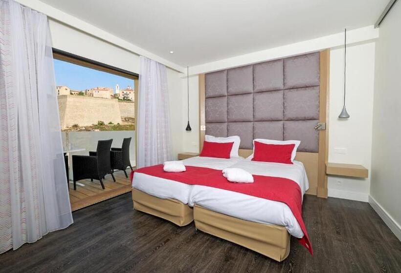 اتاق سه نفره سوپریور با چشمانداز دریا, Saint Christophe