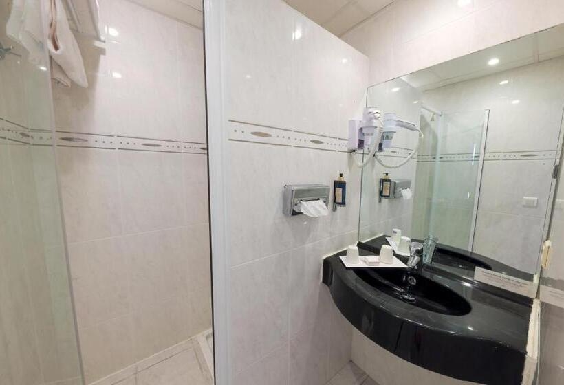 اتاق استاندارد با چشمانداز باغ, Saint Christophe