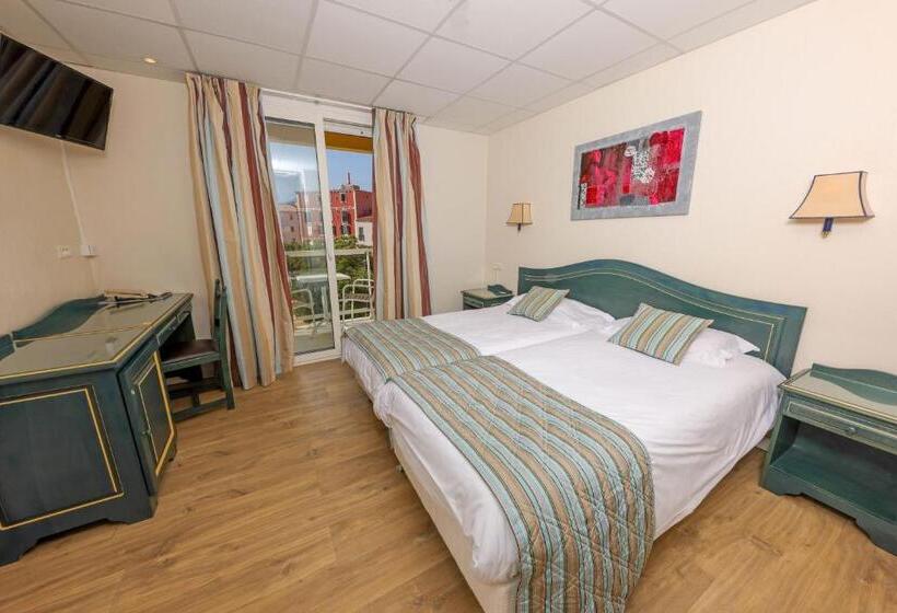 اتاق استاندارد با چشمانداز باغ, Saint Christophe