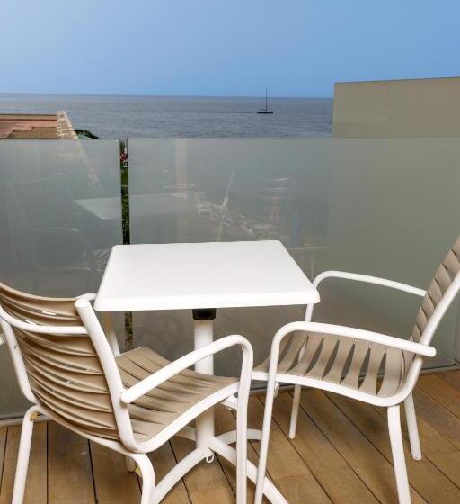 اتاق سوپریور با چشمانداز جانبی دریا, Saint Christophe