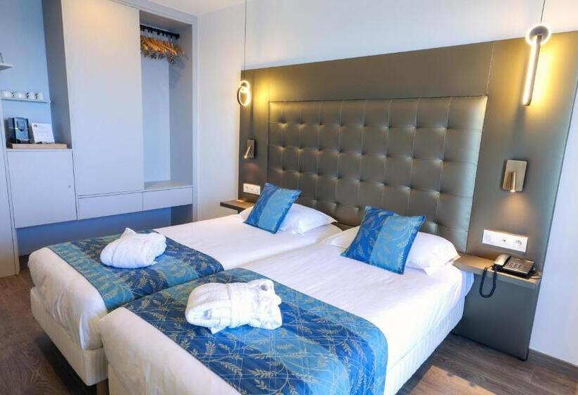 اتاق سوپریور با چشمانداز جانبی دریا, Saint Christophe