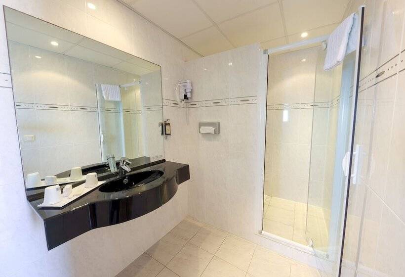 اتاق استاندارد سه نفره با چشمانداز کنار دریا, Saint Christophe