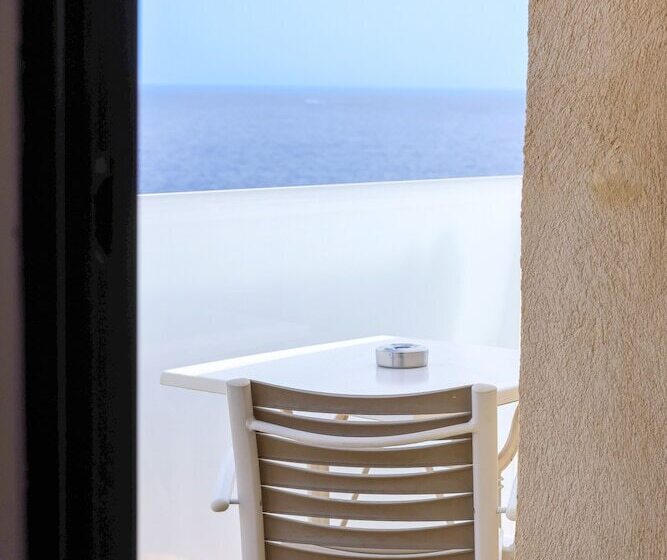 اتاق استاندارد سه نفره با چشمانداز کنار دریا, Saint Christophe