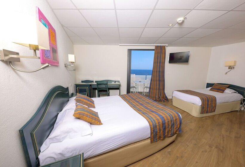 اتاق استاندارد سه نفره با چشمانداز کنار دریا, Saint Christophe