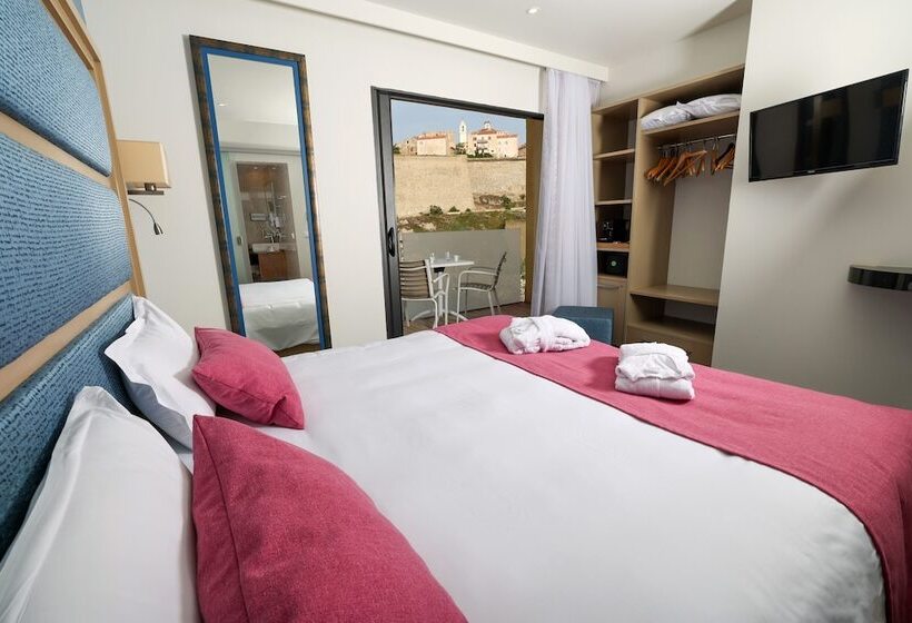 اتاق سوپریور با چشمانداز دریا, Saint Christophe