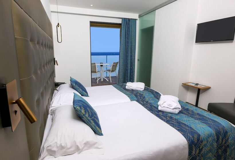 اتاق سوپریور با چشمانداز جانبی دریا, Saint Christophe