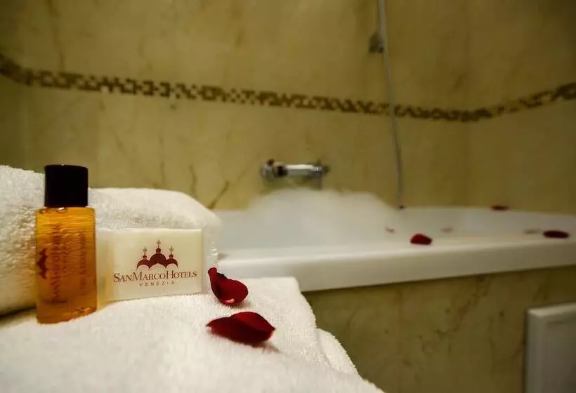 سوییت سوپریور, San Marco Palace