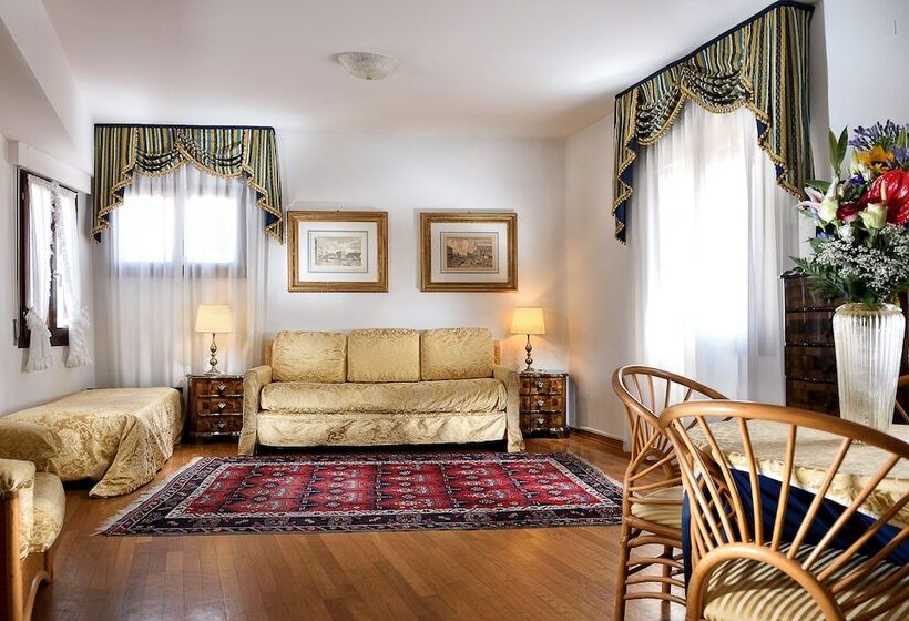 سوییت لوکس, San Marco Palace