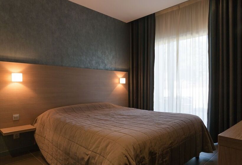 スタンダードルーム, The Originals City, Hôtel De France, Bessinessurgartempe