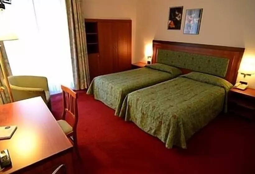 Standard Kolmen Hengen Huone, Albergo Ristorante Della Torre