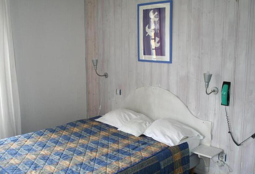 Номер Стандарт, Auberge Du Lac