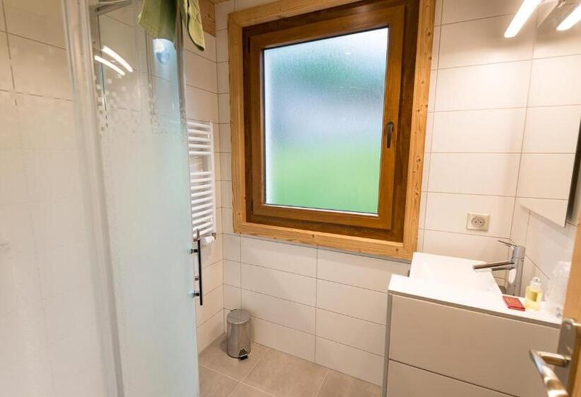 חדר סטנדרט לשלושה, Flor Alpes