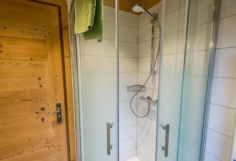 חדר סטנדרט לשלושה, Flor Alpes