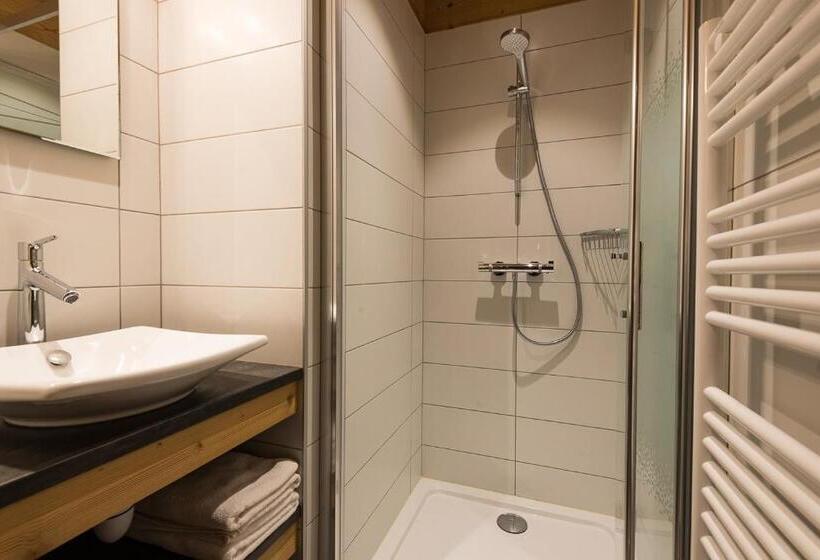 סוויטה נוף להרים, Flor Alpes