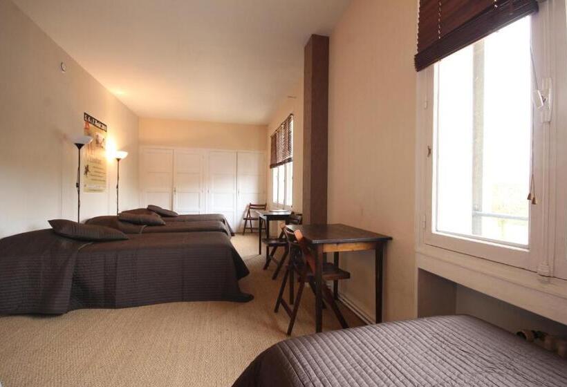 Кровать в Общей Комнате, Gite Le Relais Saint Michel