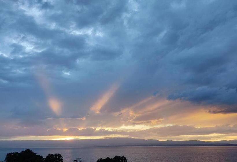 Suite with lake view, Hôtel Des Princes