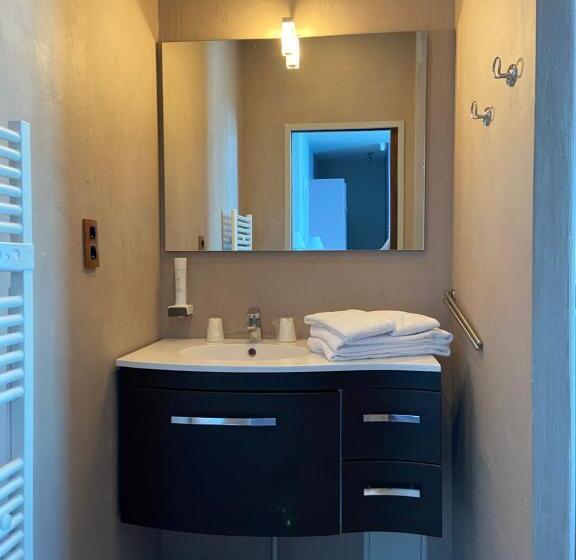 Suite with lake view, Hôtel Des Princes