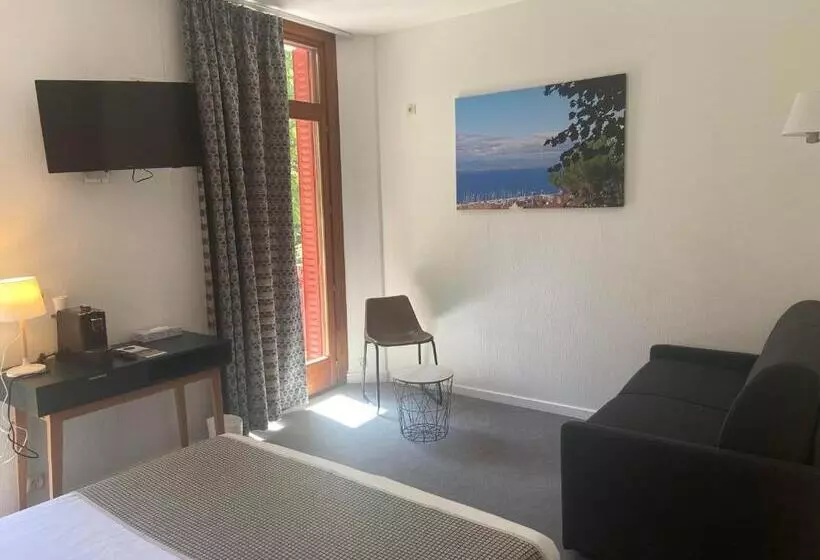 اتاق استاندارد سه تخته با چشم‌انداز باغ, Hôtel Des Princes