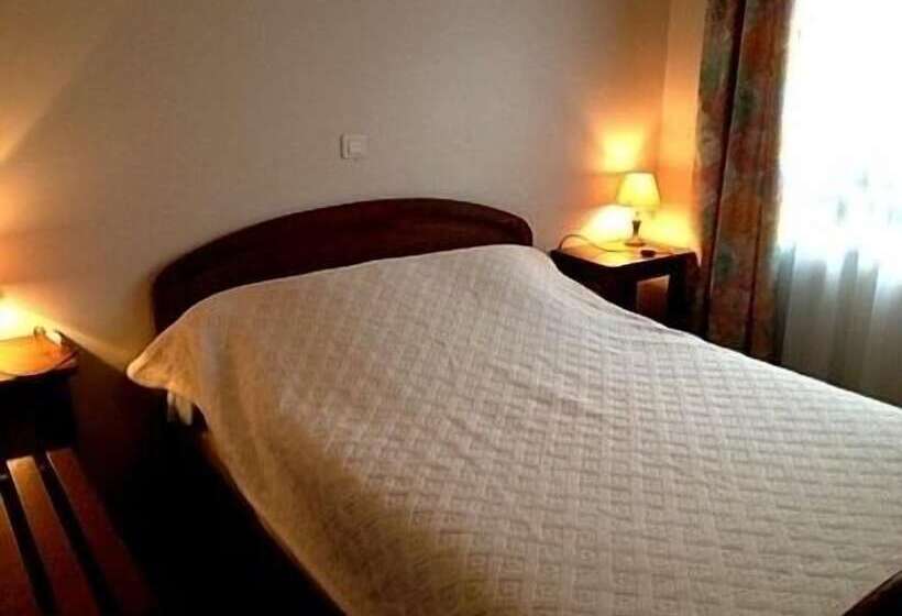 غرفة قياسية, Restaurant La Paix La Robe Et Le Palais