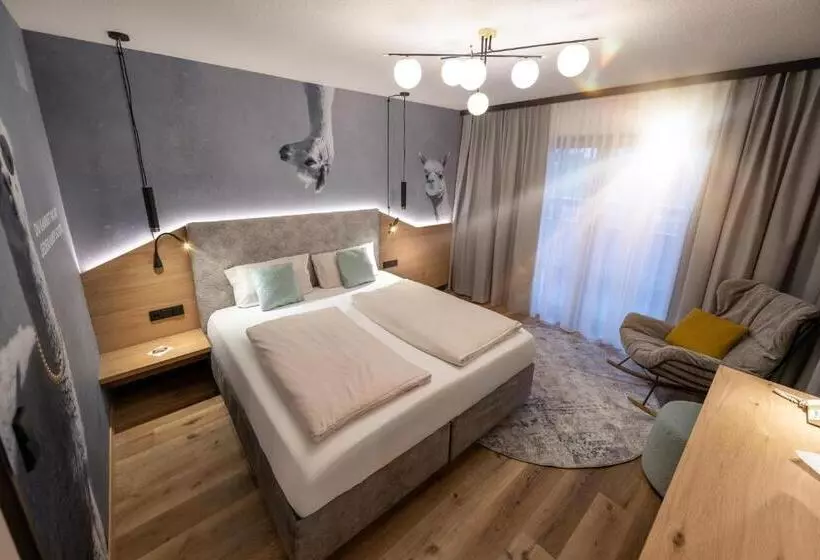 Classic room with balcony, Landrefugium Obermüller Spa & Naturresort 4,5 Sterne