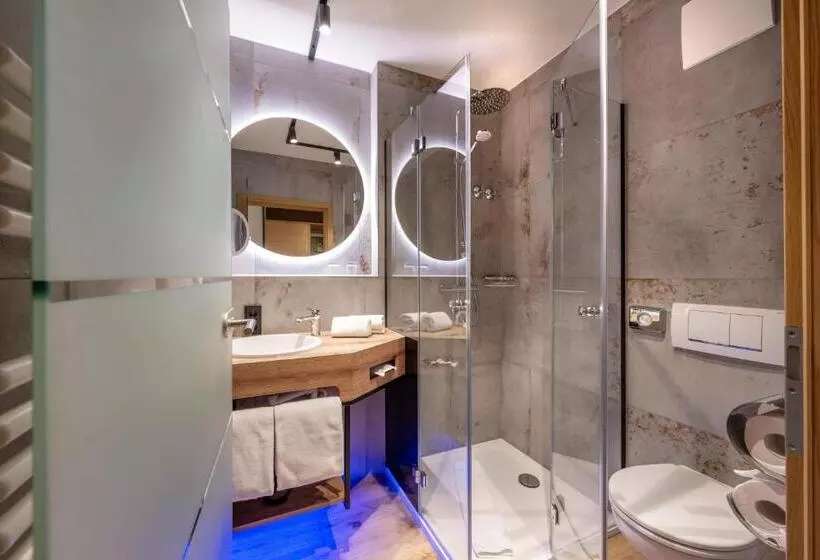 Classic room with balcony, Landrefugium Obermüller Spa & Naturresort 4,5 Sterne
