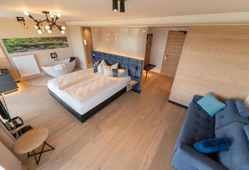 غرفة ديلوكس مزودة بشرفة, Landrefugium Obermüller Spa & Naturresort 4,5 Sterne