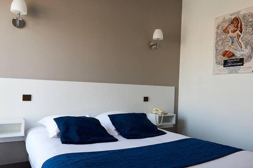 Номер Стандарт, Logis Hôtel Le Grand Cerf