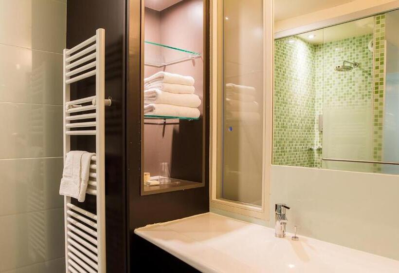 غرفة قياسية ثلاثية, Logis Le Rabelais Hôtel  Restaurant   Spa