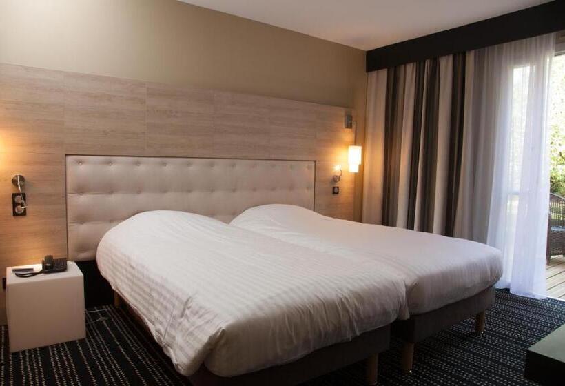 غرفة قياسية ثلاثية, Logis Le Rabelais Hôtel  Restaurant   Spa