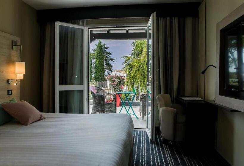 غرفة سوبيريور مزوَّدة بتراس, Logis Le Rabelais Hôtel  Restaurant   Spa