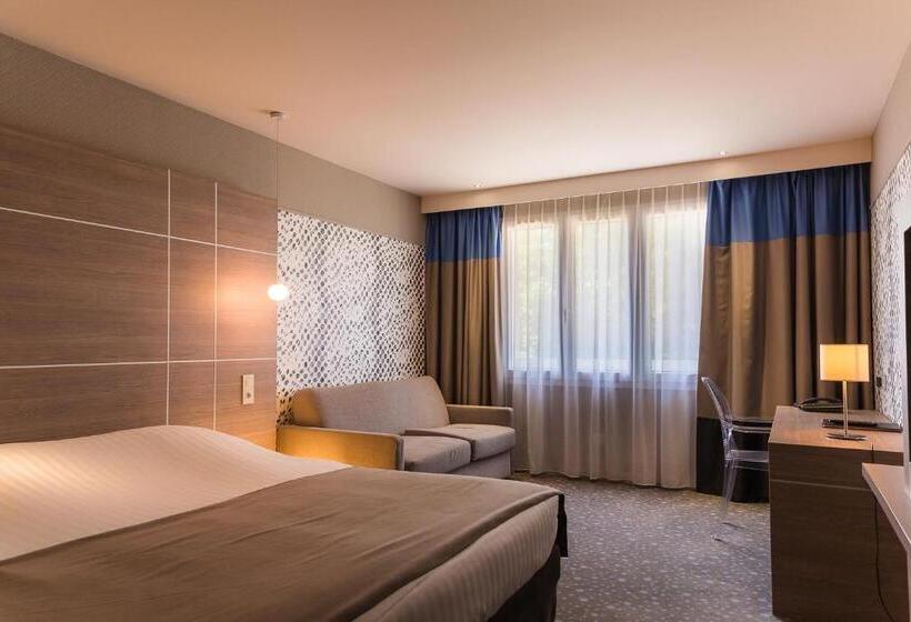 غرفة قياسية رباعية, Logis Le Rabelais Hôtel  Restaurant   Spa