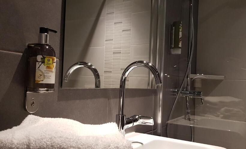 غرفة كومفورت, Logis Le Rabelais Hôtel  Restaurant   Spa