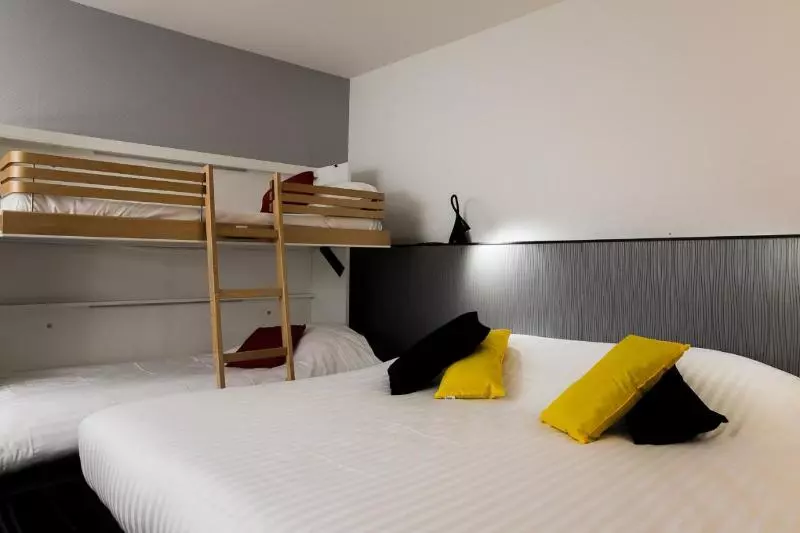 スタンダード４人部屋, Logis Le Rabelais Hôtel  Restaurant   Spa