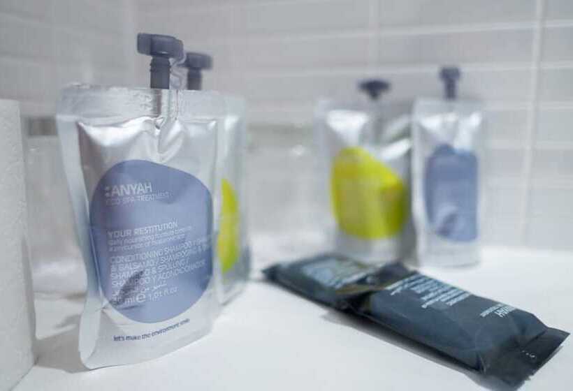 Номер Стандарт, Muthu Glasgow River