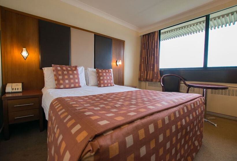 Номер Стандарт, Muthu Glasgow River