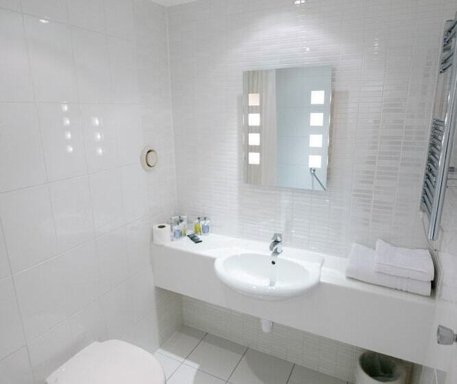 Семейный Номер, Muthu Glasgow River