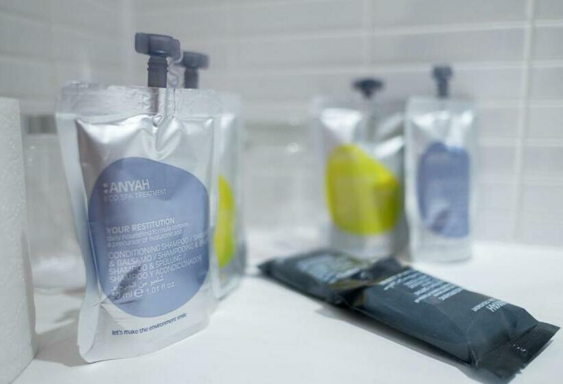 Номер Стандарт, Muthu Glasgow River