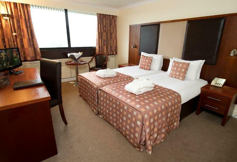 Номер Стандарт, Muthu Glasgow River