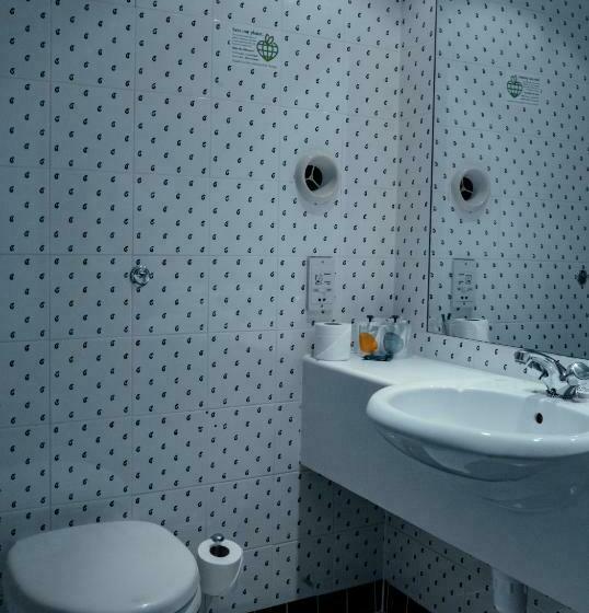 Номер Стандарт, Muthu Glasgow River