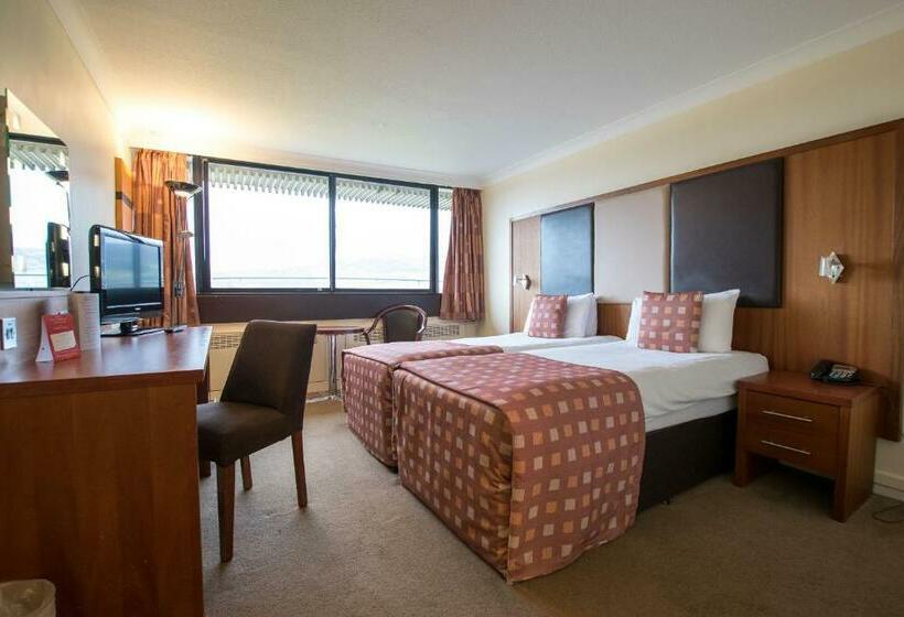 Номер Стандарт, Muthu Glasgow River