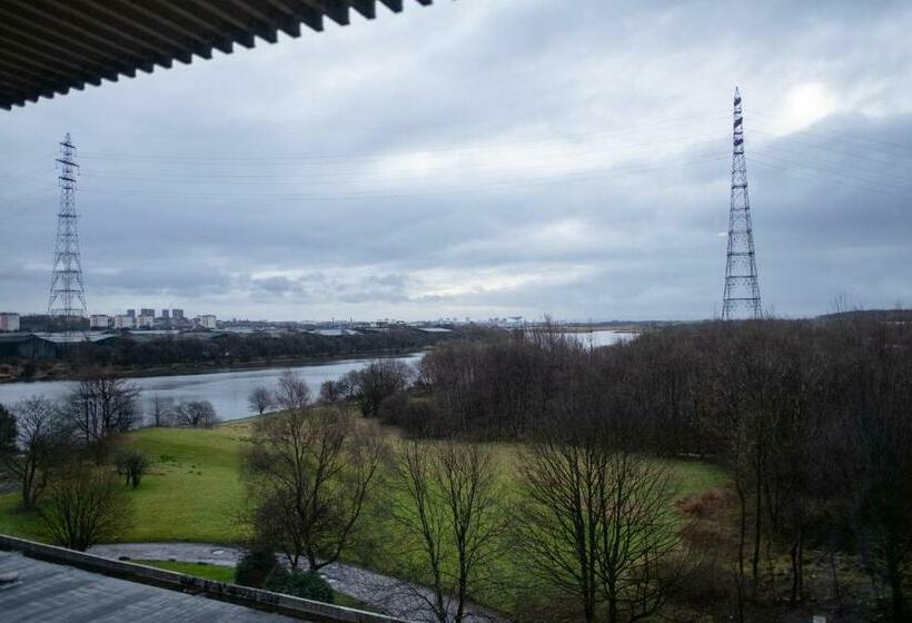 Семейный Номер, Muthu Glasgow River