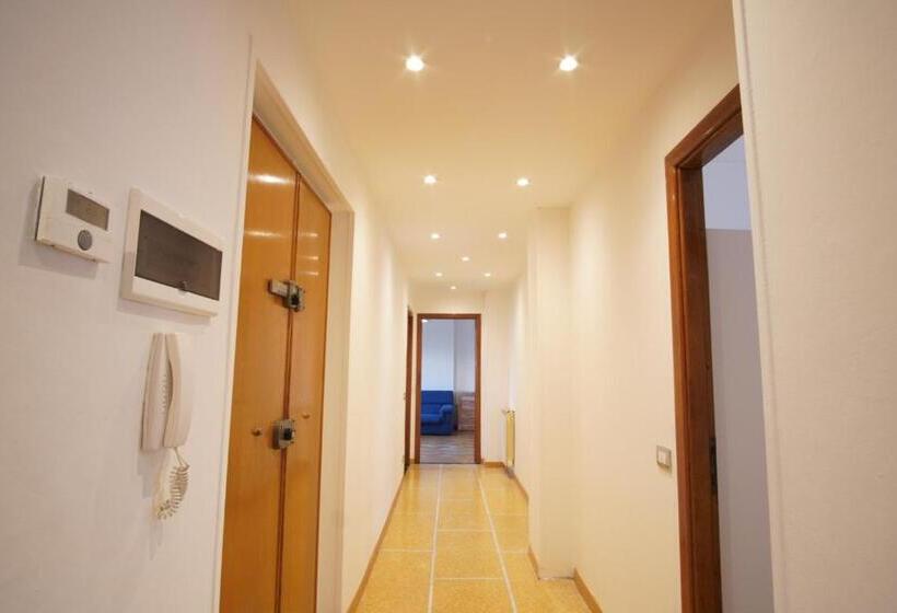 침실 4개 아파트, Nazionale