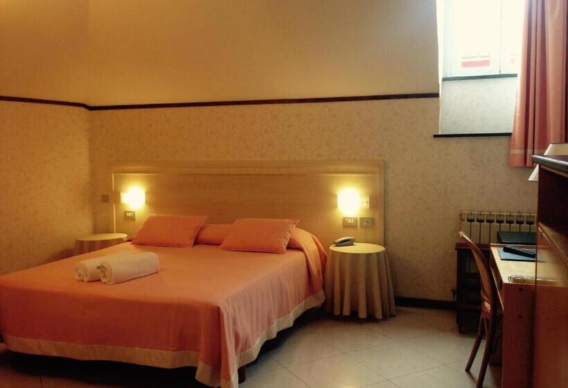 이코노미 룸, Nazionale