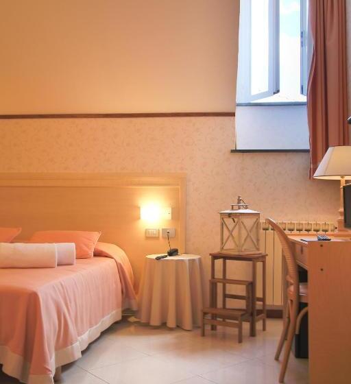 이코노미 룸, Nazionale