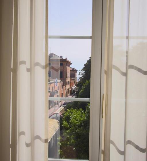 주니어 스위트 발코니, Nazionale