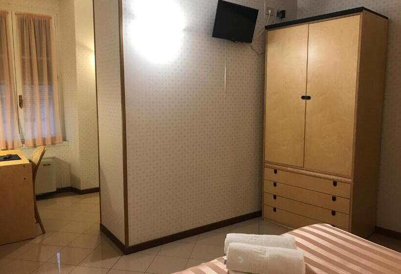 스탠다드 싱글 룸, Nazionale