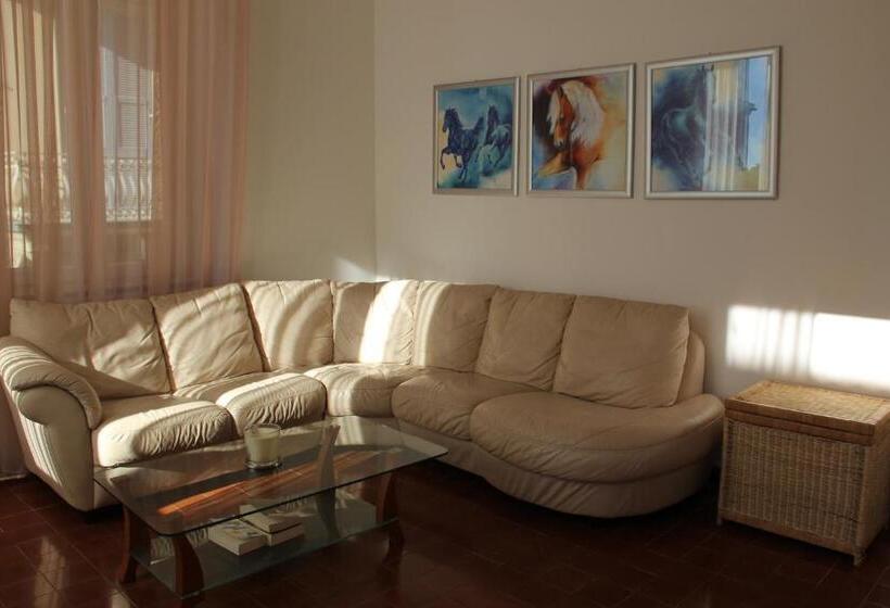 침실 1개 테라스 아파트, Nazionale